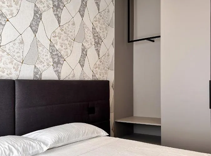 Yls Luxury Apartament *