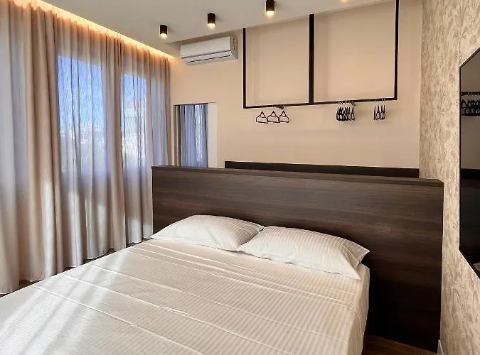 Yls Luxury * Mediolan