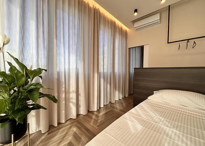Yls Luxury * Mediolan
