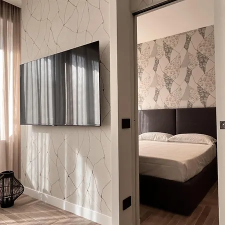 Yls Luxury * Milánó